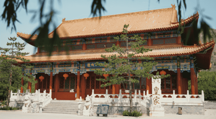 皇家龙山陵园
