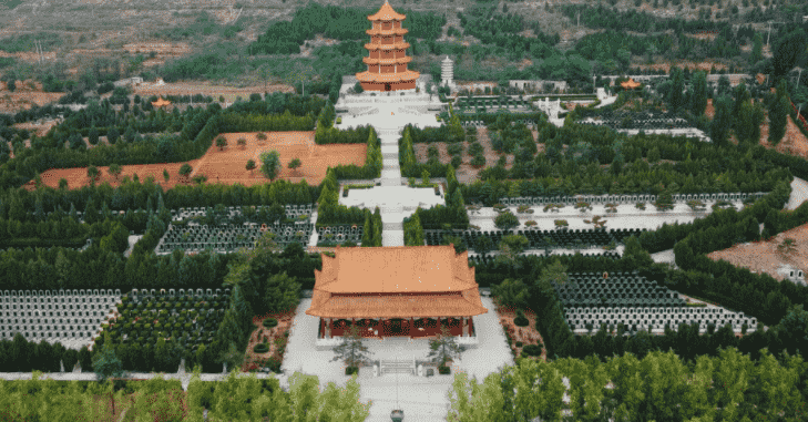 皇家龙山陵园
