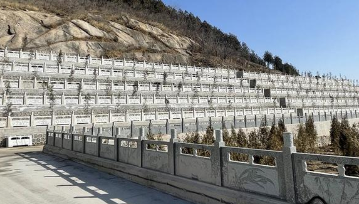  七王坟公墓地址在哪里？七王坟公墓电话400—861—8568